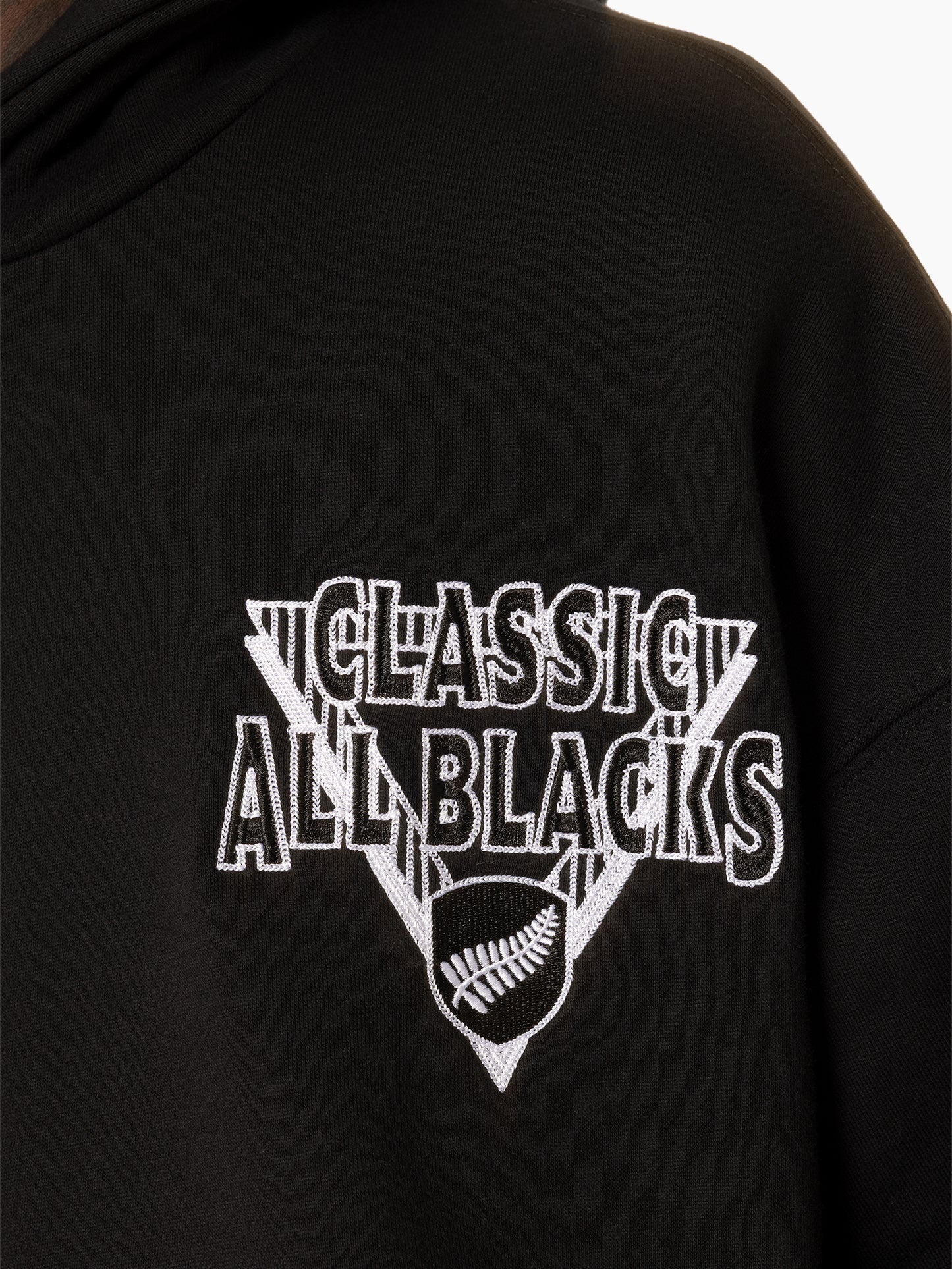 MNA-V45 (Mitchell & ness classic silver fern hoodie solid dyed black) 92595217