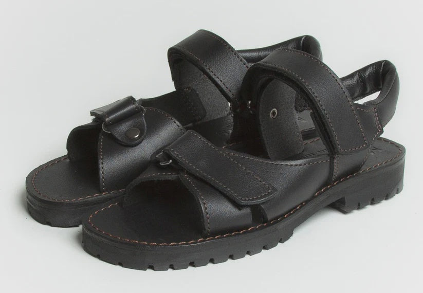 MC-A (McKinlays cat velcro uni sandal black waxy) 32697200