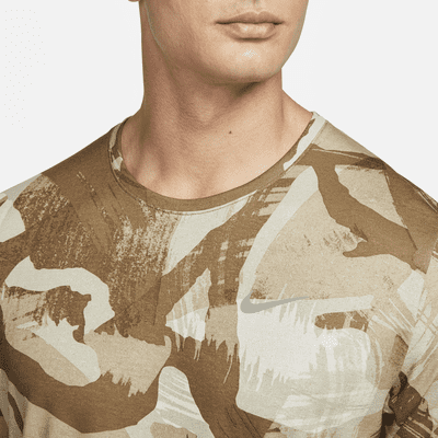 NA-K41 (Nike dri fit miler short sleeve camo tee hazel rush/reflective silver) 122293581 NIKE