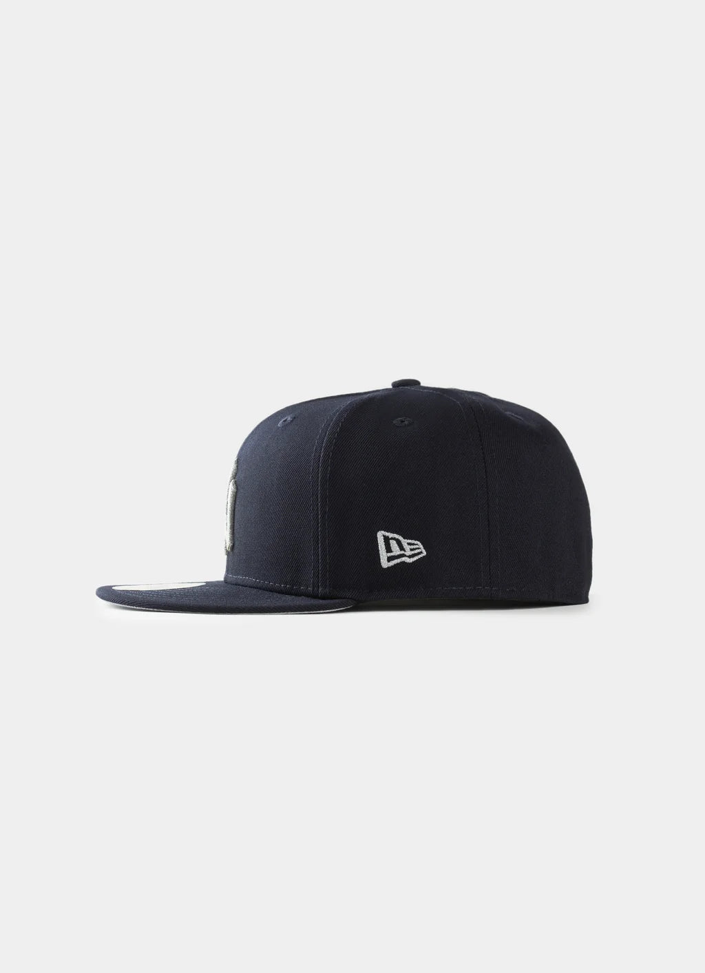 NEC-N70 (New era 5950 new york yankees reflect in official team colours fitted hat/grey UV) 112594749