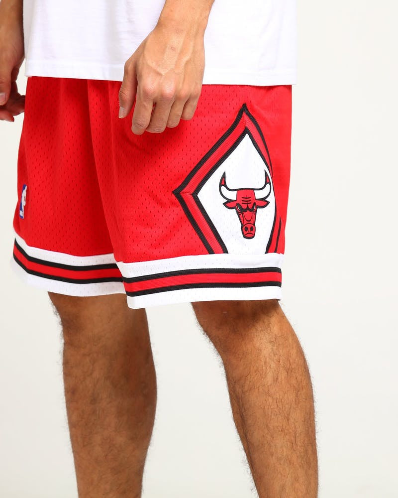 MNA-M13 (Mitchell & ness swingman shorts bull 97-98 road red) 82196956