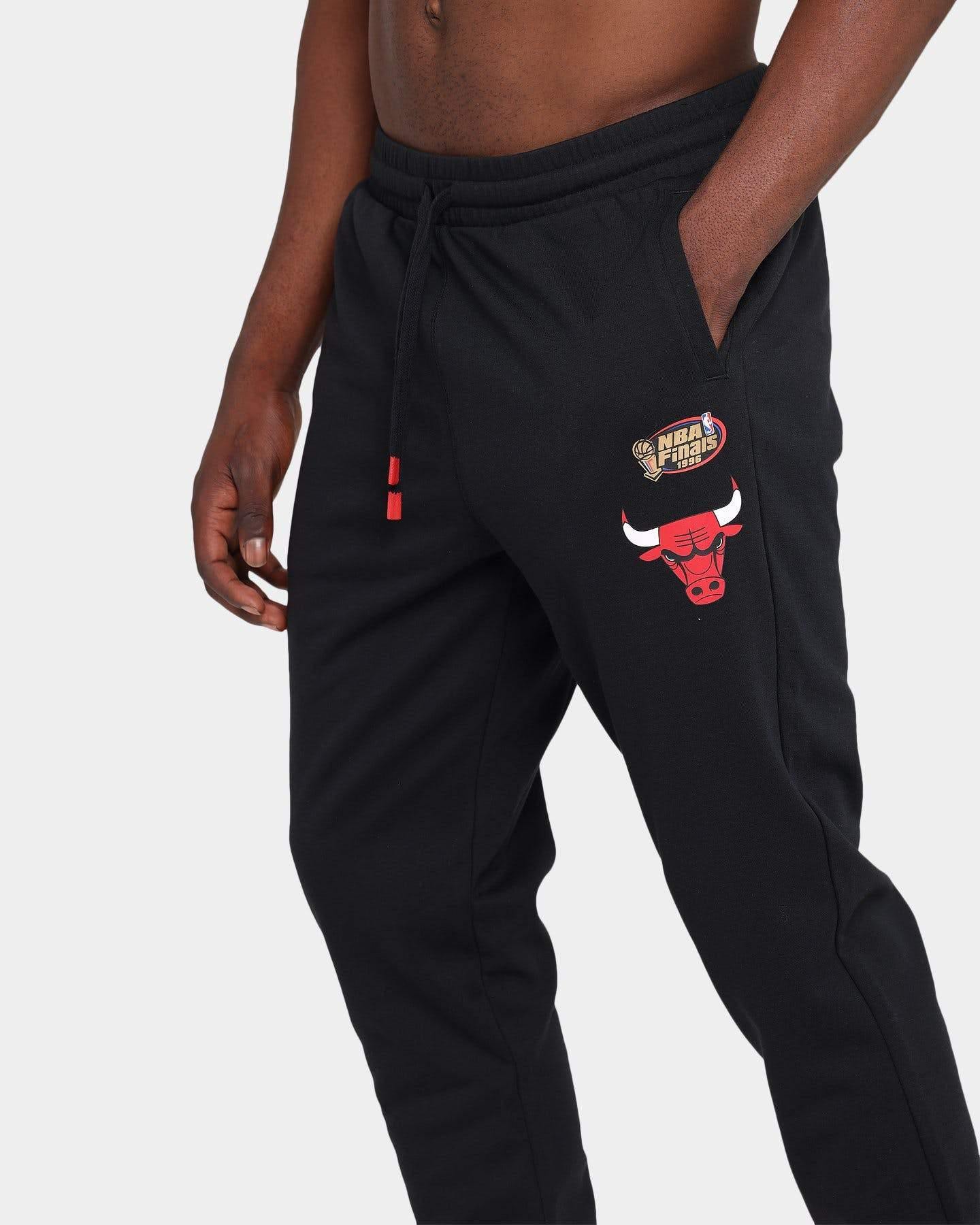 MNA-N8 (Hometown fleece jogger bulls black) 22194782 - Otahuhu Shoes