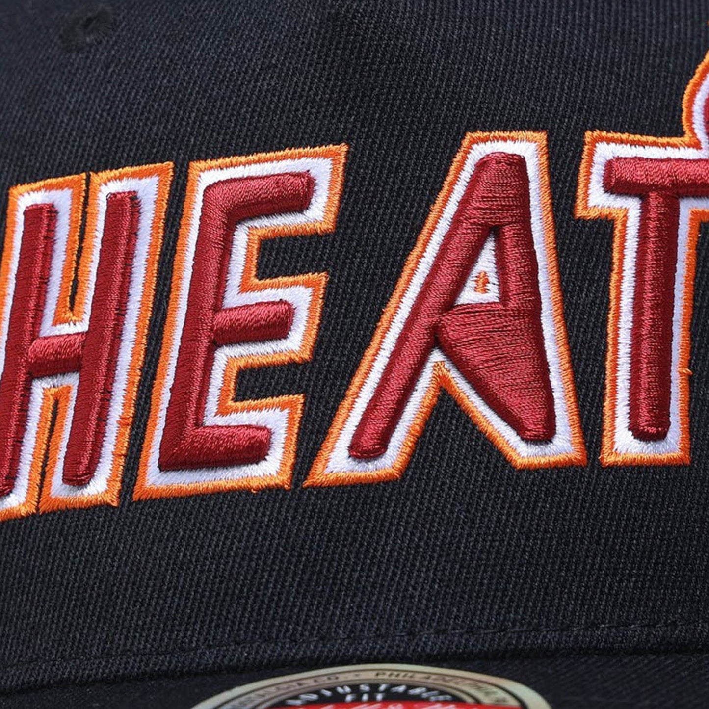 MNA-J19 (XL Short hoof classic heat hat black) 22292826 MITCHELL AND NESS
