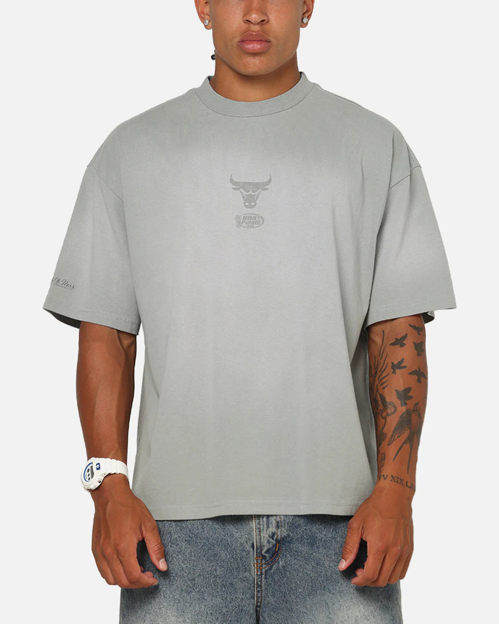 MNA-H48 (Mitchell & ness chicago bulls big oversized logo t-shirt nuetral grey) 102593913