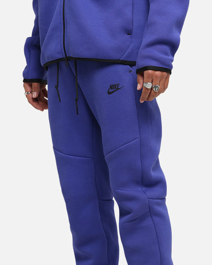 NA-N48 (Nike sportswear tech fleece joggers deep night/black)