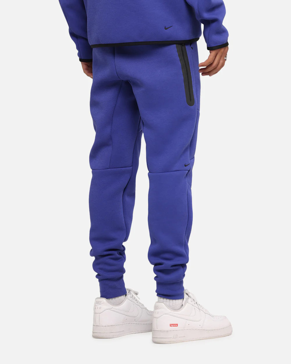 NA-N48 (Nike sportswear tech fleece joggers deep night/black)