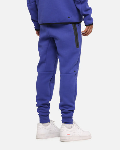 NA-N48 (Nike sportswear tech fleece joggers deep night/black)