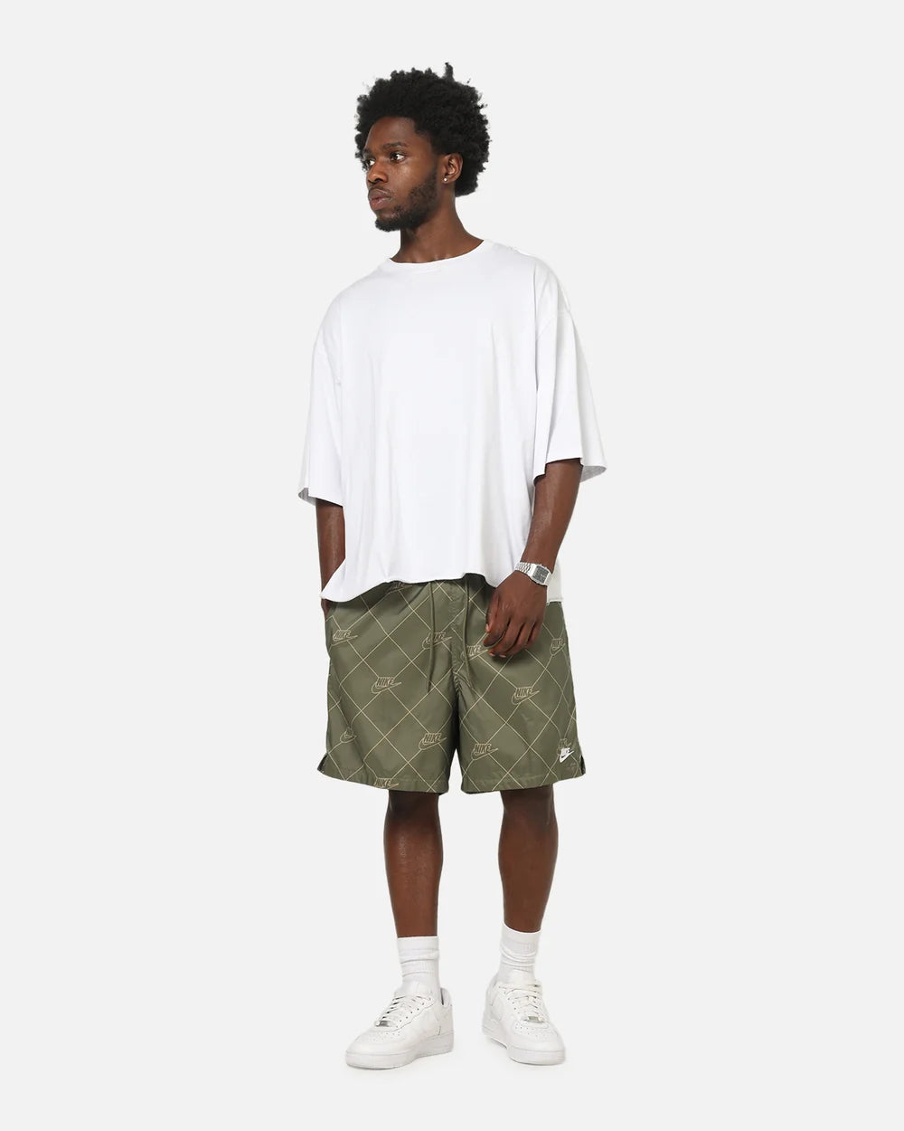 NA-M50 (Nike sportswear club woven flow shorts medium olive/white) 92693825