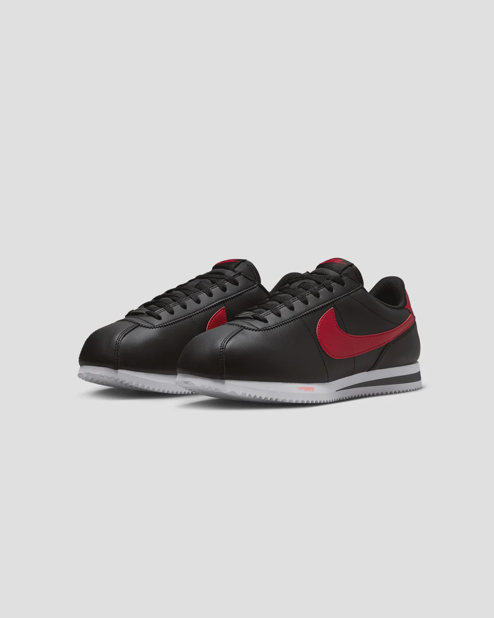 N-M139 (Nike cortez black/gym red)