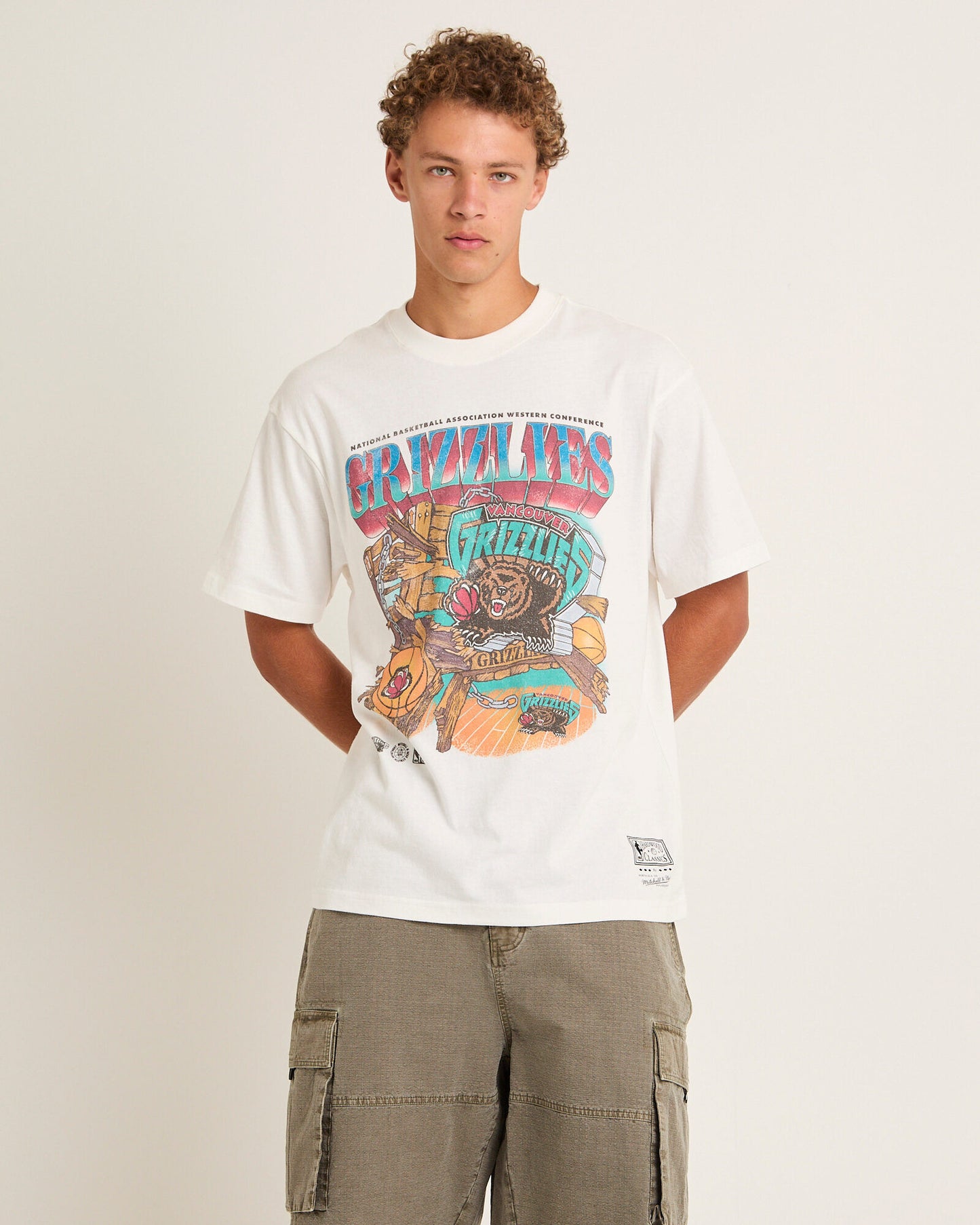 MNA-O39 (Mitchell & ness bevel burst tee grizzlies vintage white) 112493478