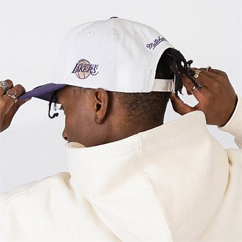 MNA-V28 (Mitchell and ness letterman classic lakers snapback off white/purple osfm) 62392826