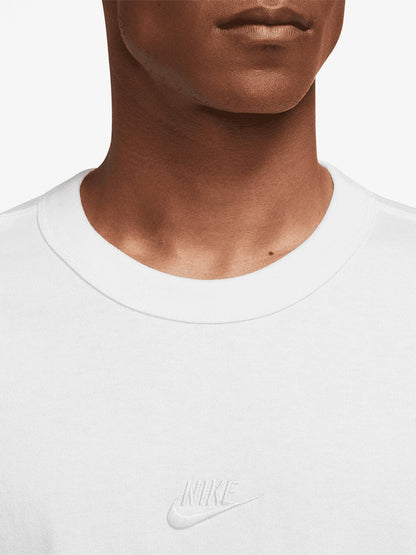 NA-Q48 (Nike Sportswear Premium Essentials Tee White)