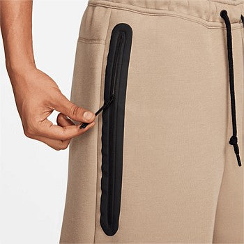 NA-A45 (Nike tech fleece shorts bone/black)