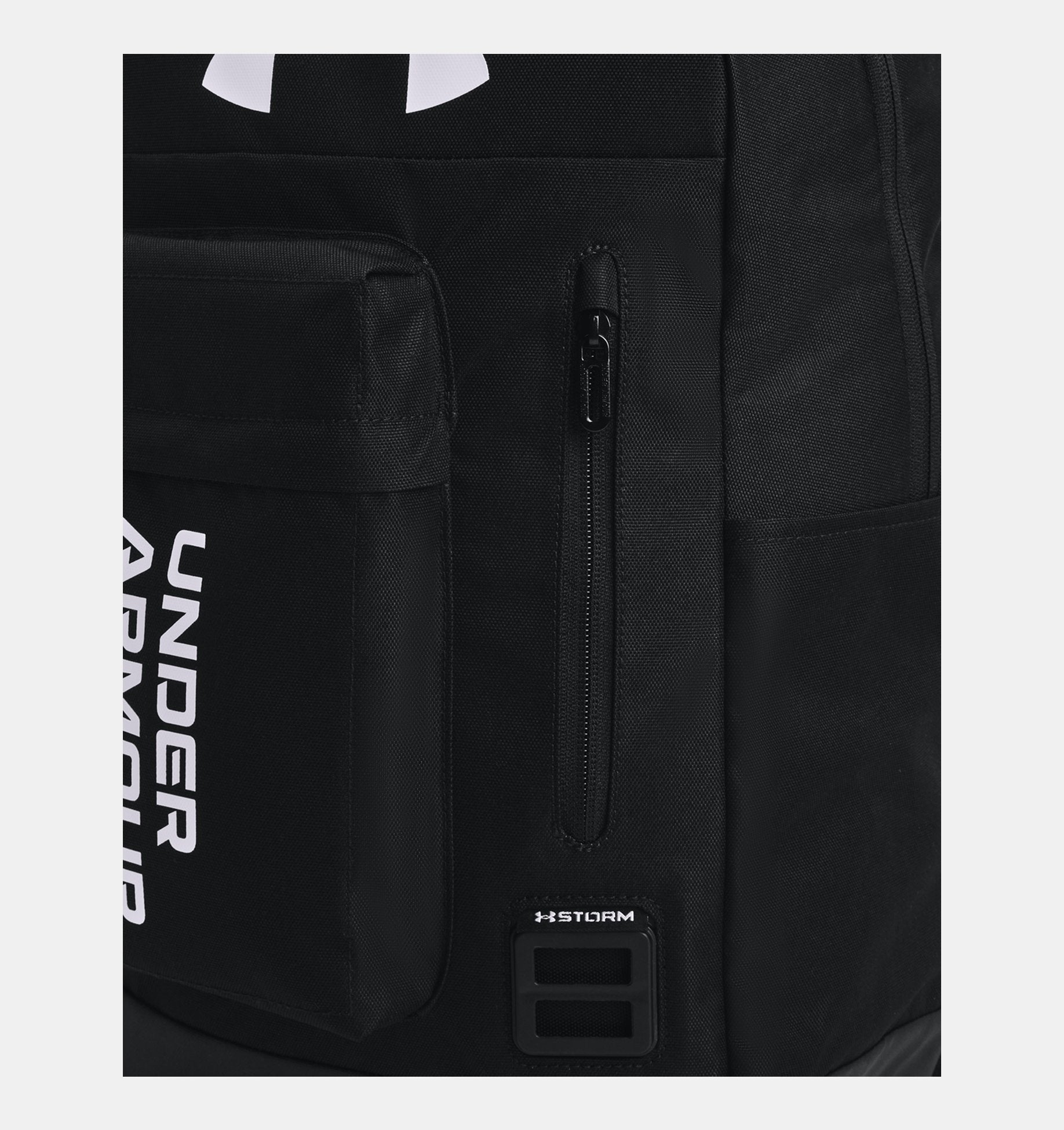 UAE-Z2 (Under armour unisex halftime backpack black/white) 22493478