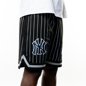 NEA-I8 (New era oversize mesh pinstripe new york yankees shorts black/grey/white) 52495500