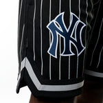NEA-I8 (New era oversize mesh pinstripe new york yankees shorts black/grey/white) 52495500
