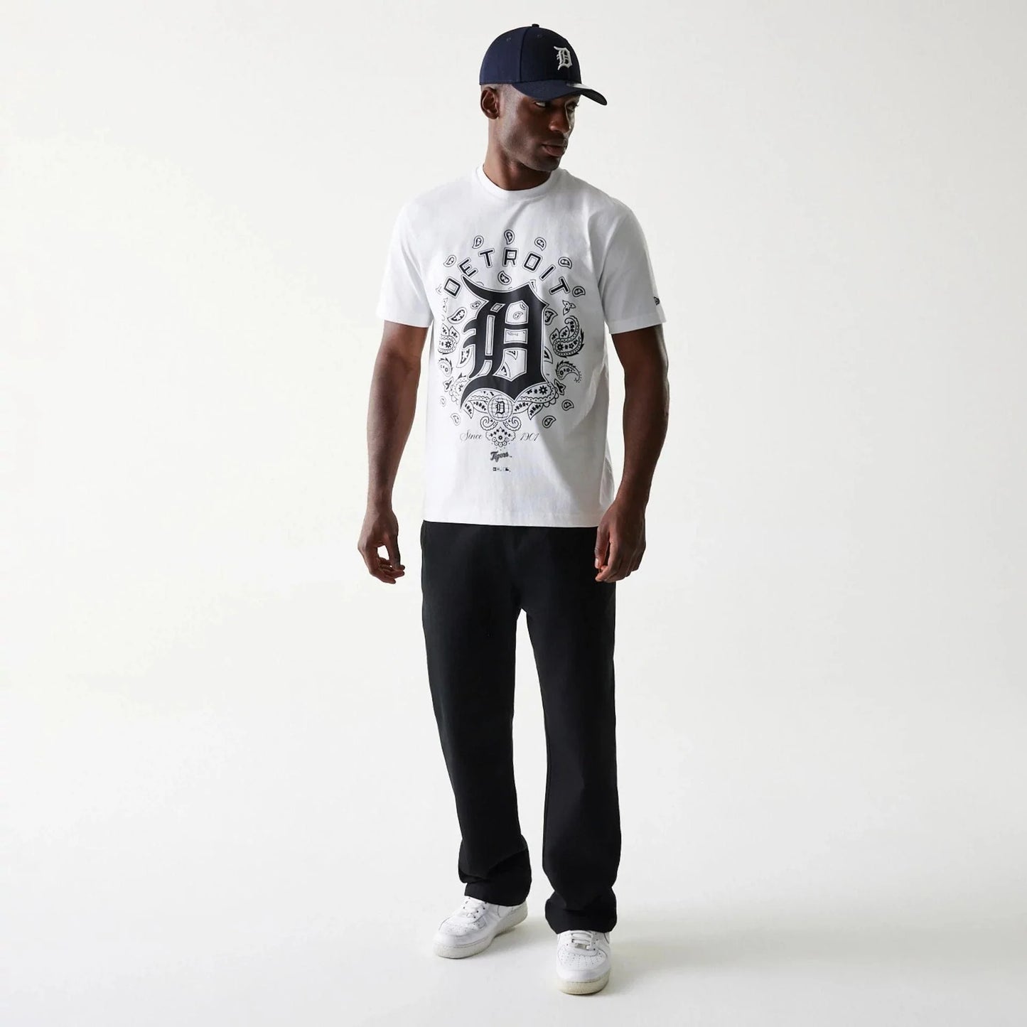 NEA-E12 (New era mlb oversize detroit tigers paisley tee white) 92594000