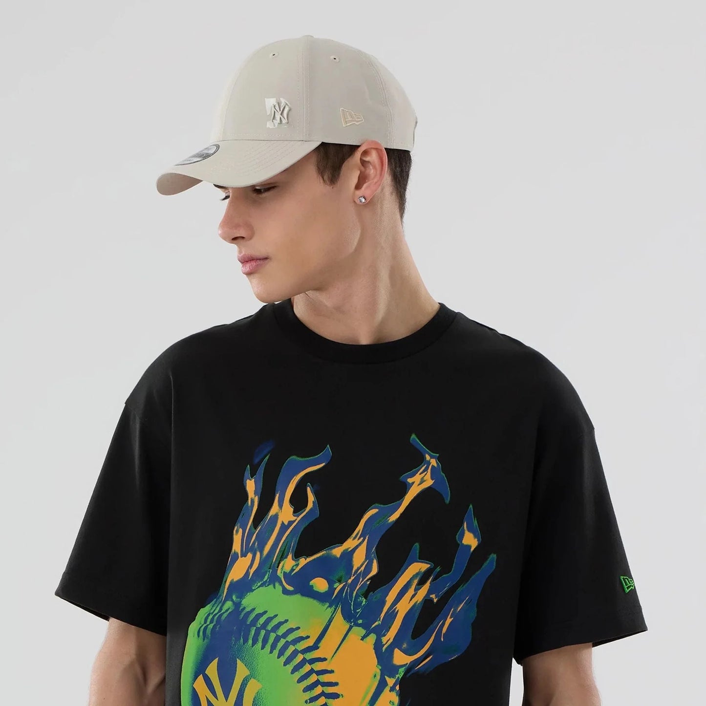 NEA-J13 (New era mlb new york yankees on fire oversize tee black) 12694000