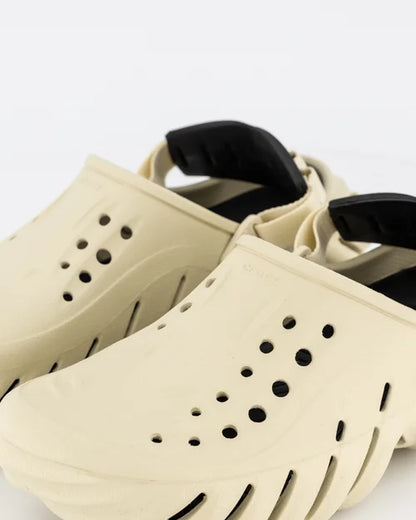 CR-O11 (Crocs echo clog bone/black) 102696521