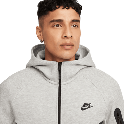 NA-L47 (Nike tech fleece full-zip windrunner hoodie grey/white)