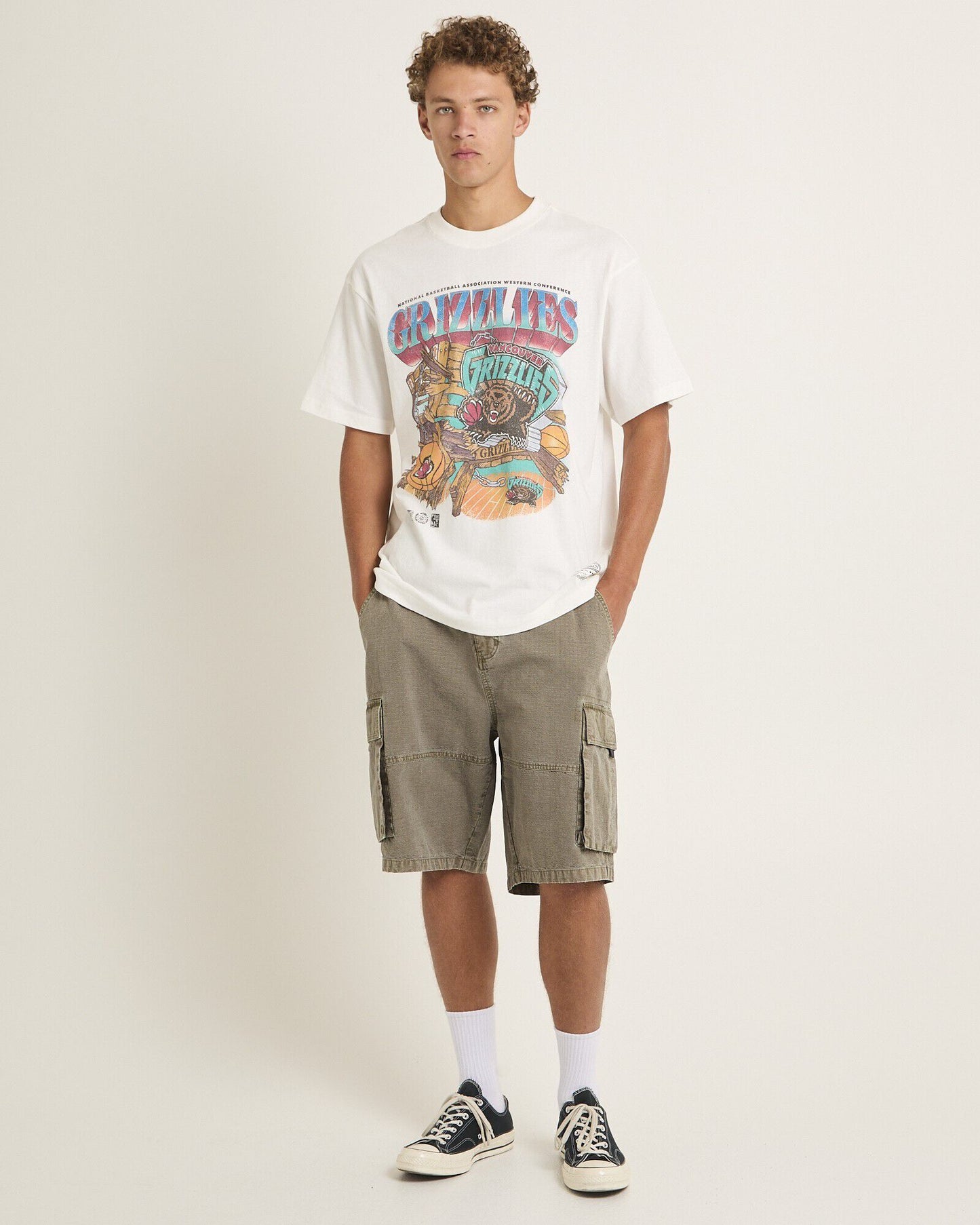 MNA-O39 (Mitchell & ness bevel burst tee grizzlies vintage white) 112493478