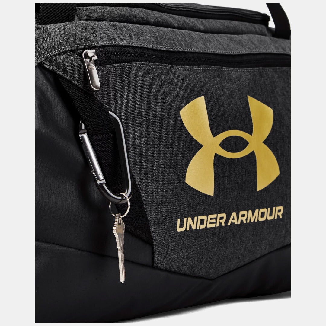 UAE-R2 (Under armour unisex undeniable 5 duffel small black/medium heather/metallic gold) 102393260