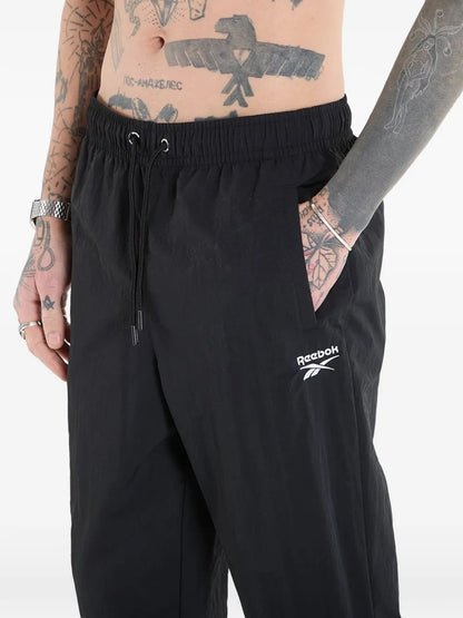 RA-A4 (Reebok classic trackpant night black) 42697161