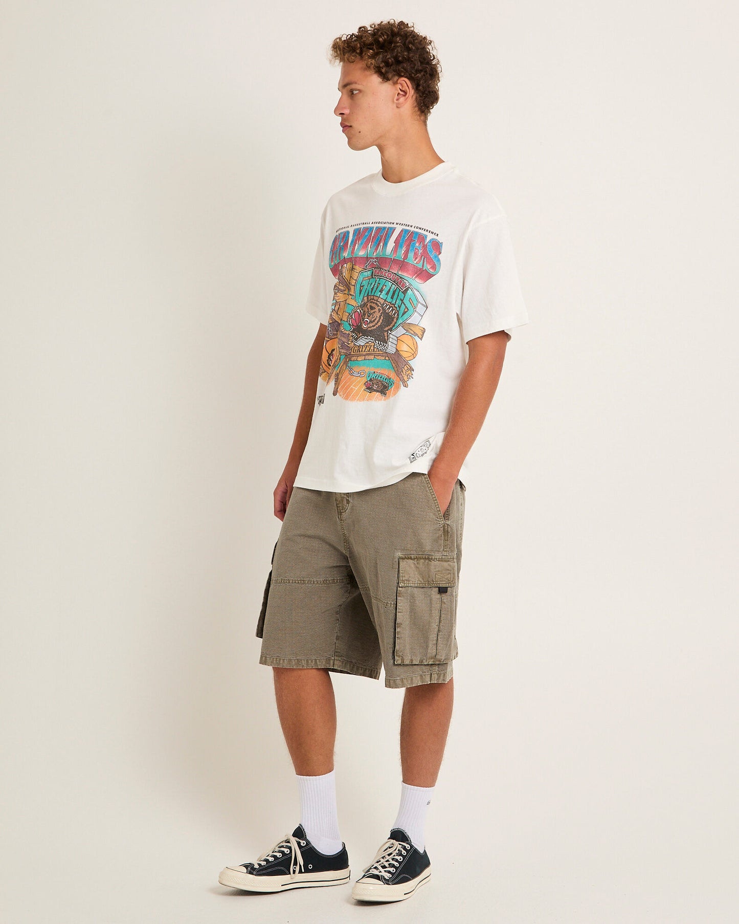 MNA-O39 (Mitchell & ness bevel burst tee grizzlies vintage white) 112493478