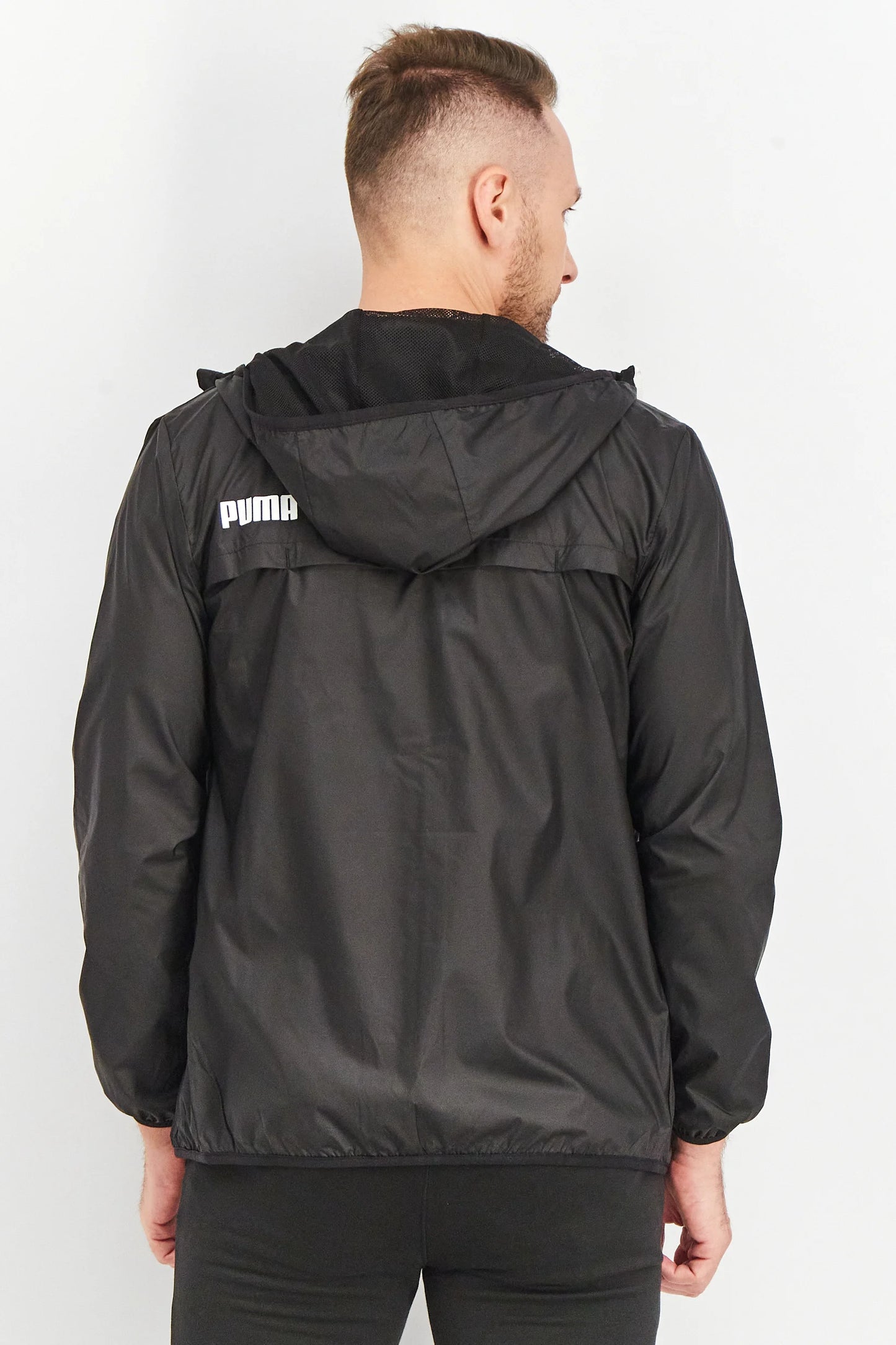 PA-M6 (Essentials solid windbreaker puma black) 32294500