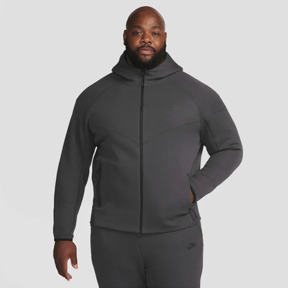 NA-M47 (Nike sportswear tech fleece windrunner antracite/black)