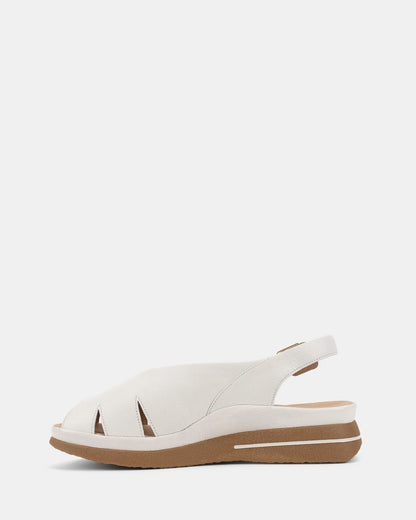 HP-P4 (Hush puppies kazoo sandals white) 52694300