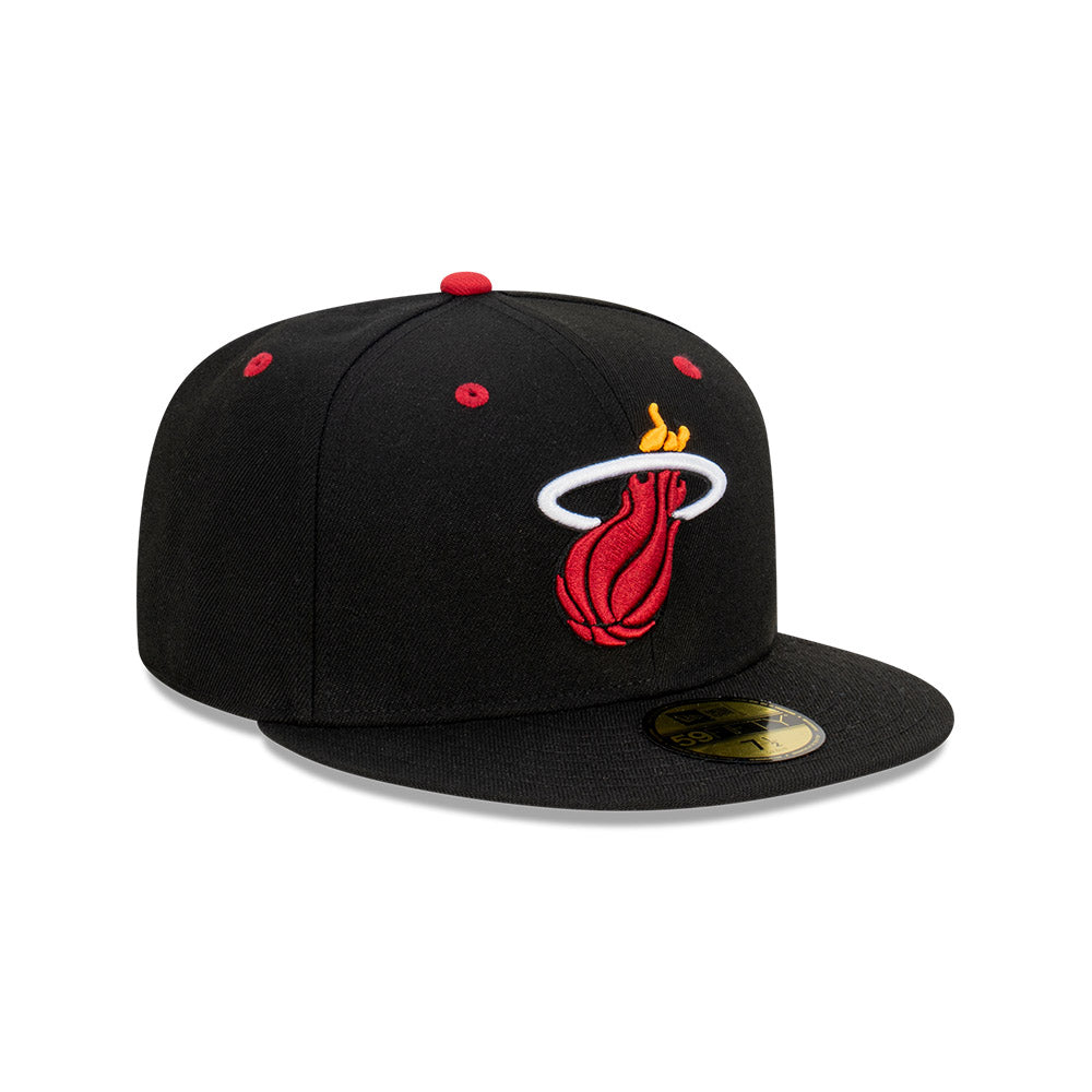 NEC-V47 (New era NBA rear script miami heat fitted hat black/white) 12394000 NEW ERA