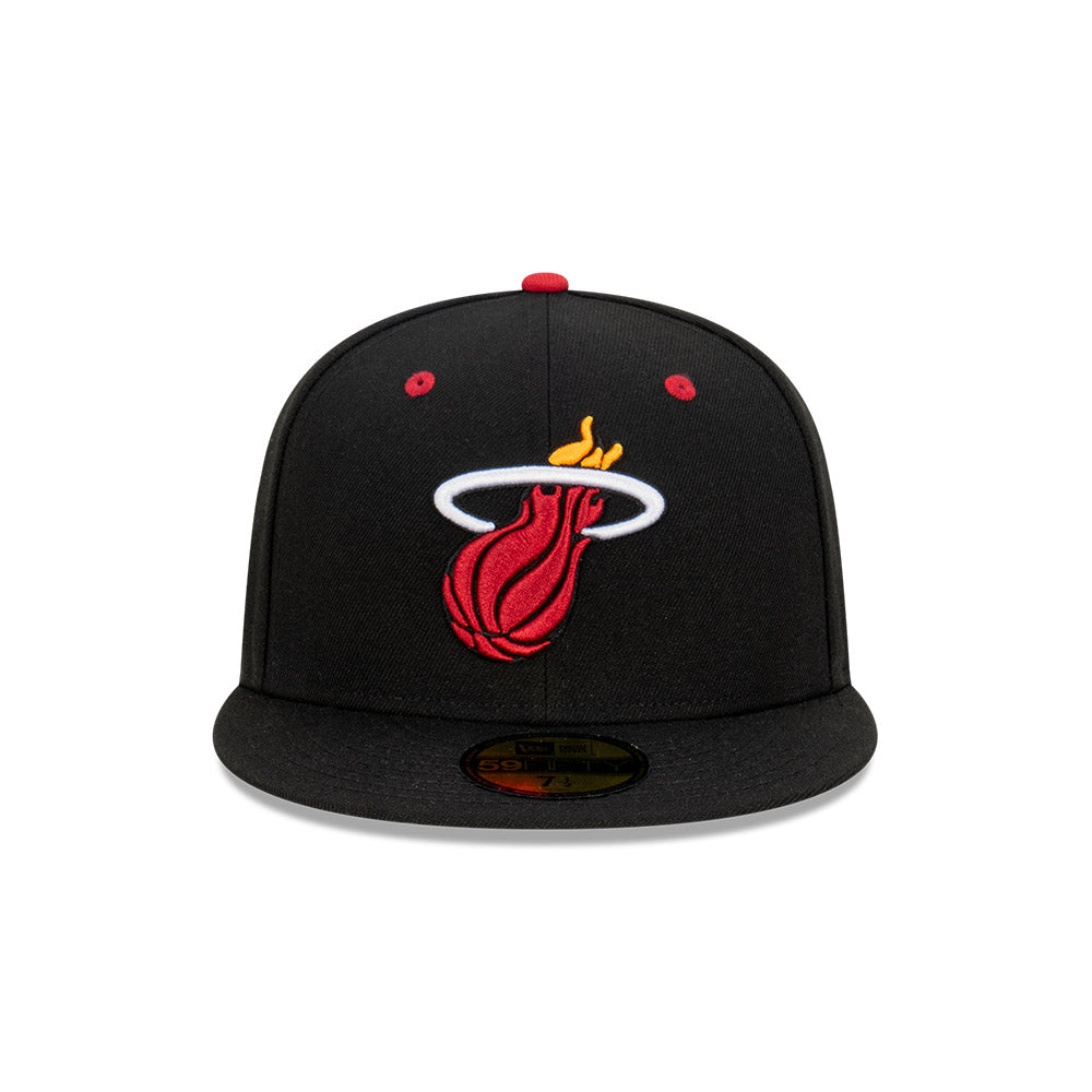 NEC-V47 (New era NBA rear script miami heat fitted hat black/white) 12394000 NEW ERA