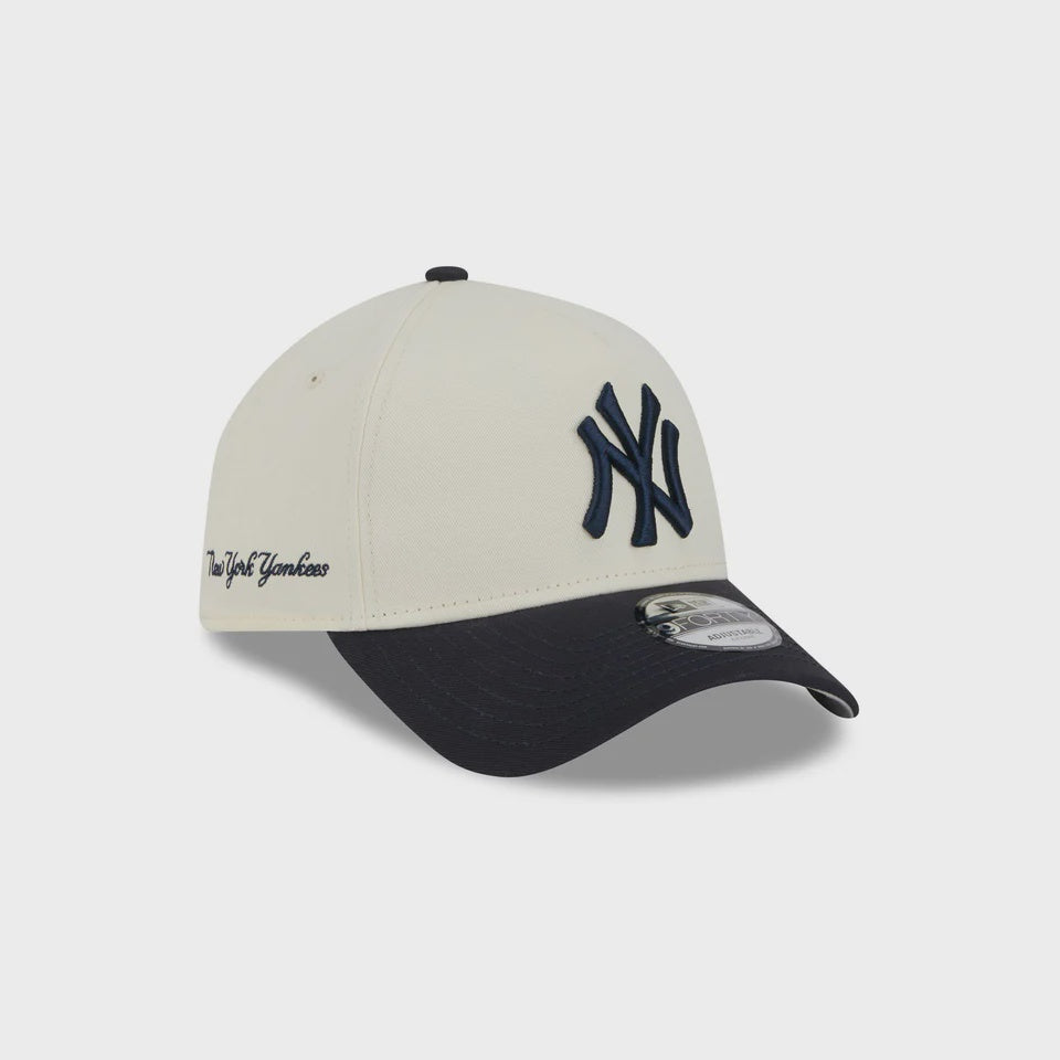 NEC-U63 (New era 940 A frame side script new york yankees chrome/white/navy snapback osfm)
