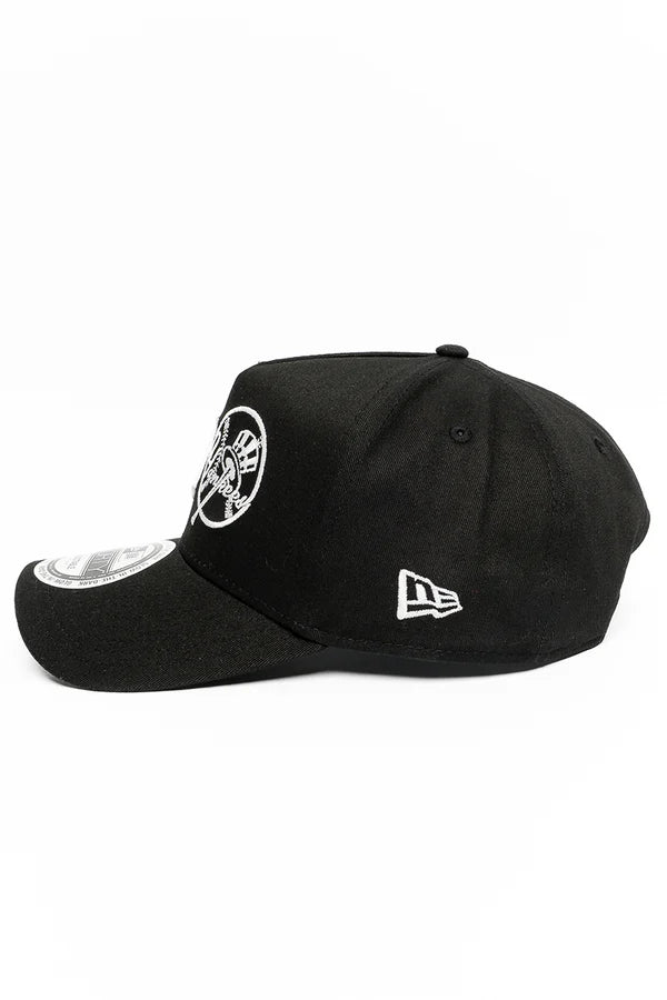 NEC-W68 (New era 940 A frame new york yankees glow in the dark snapback black/black UV osfm) 102592890