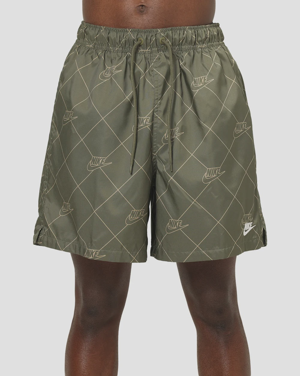 NA-M50 (Nike sportswear club woven flow shorts medium olive/white) 92693825