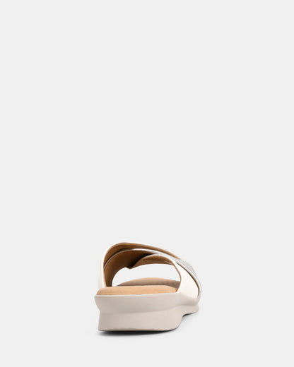 HP-Q4 (Hush puppies nara sandals white/silver) 52694000