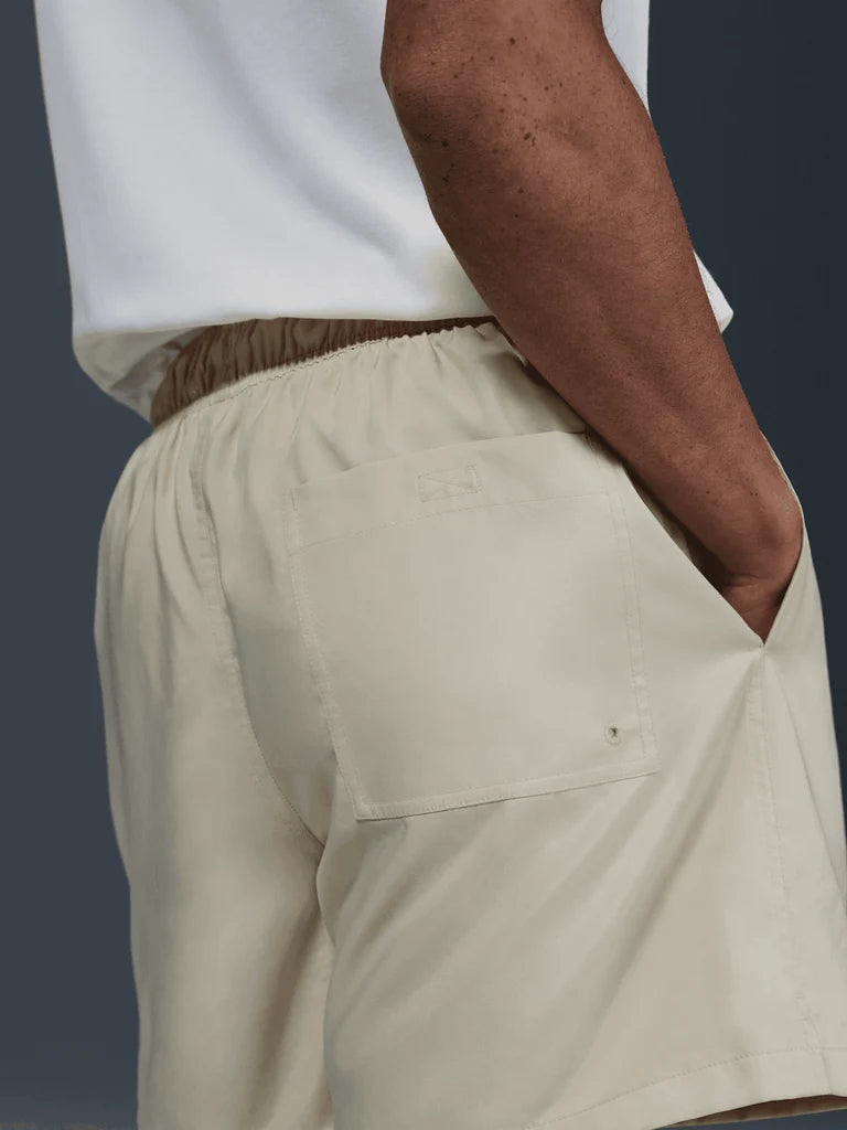 NA-N50 (Nike club woven flow shorts khaki) 92693303