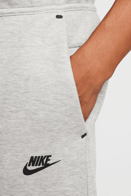 NA-M48 (Nike tech fleece trackpants grey/black)