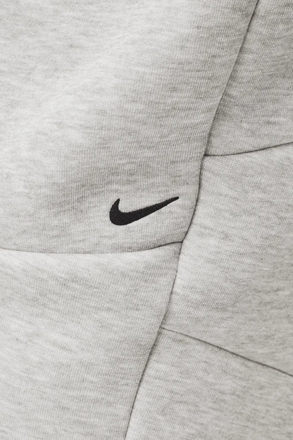 NA-M48 (Nike tech fleece trackpants grey/black)