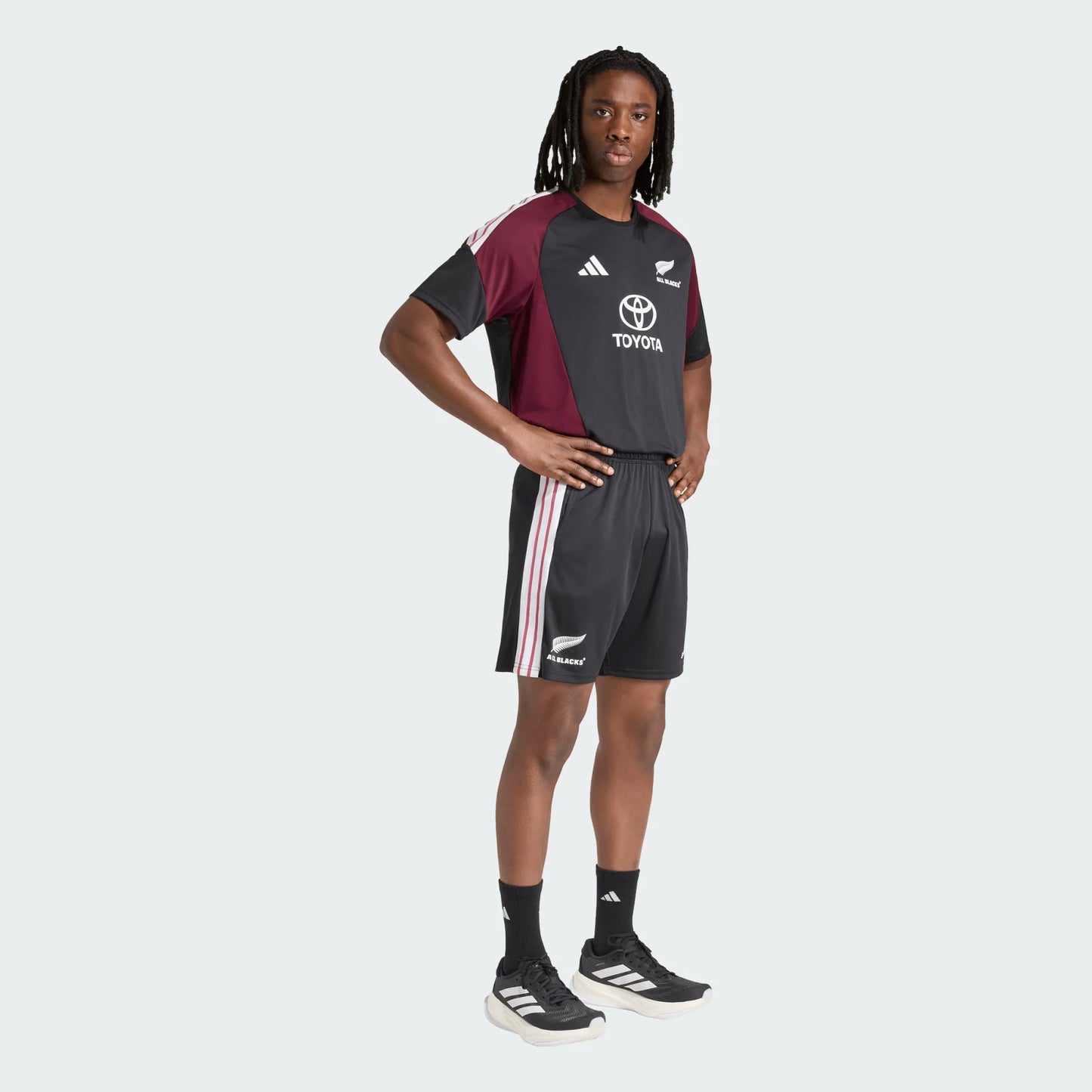AA-F32 (Adidas all blacks performance tee all black/maroon) 52693638