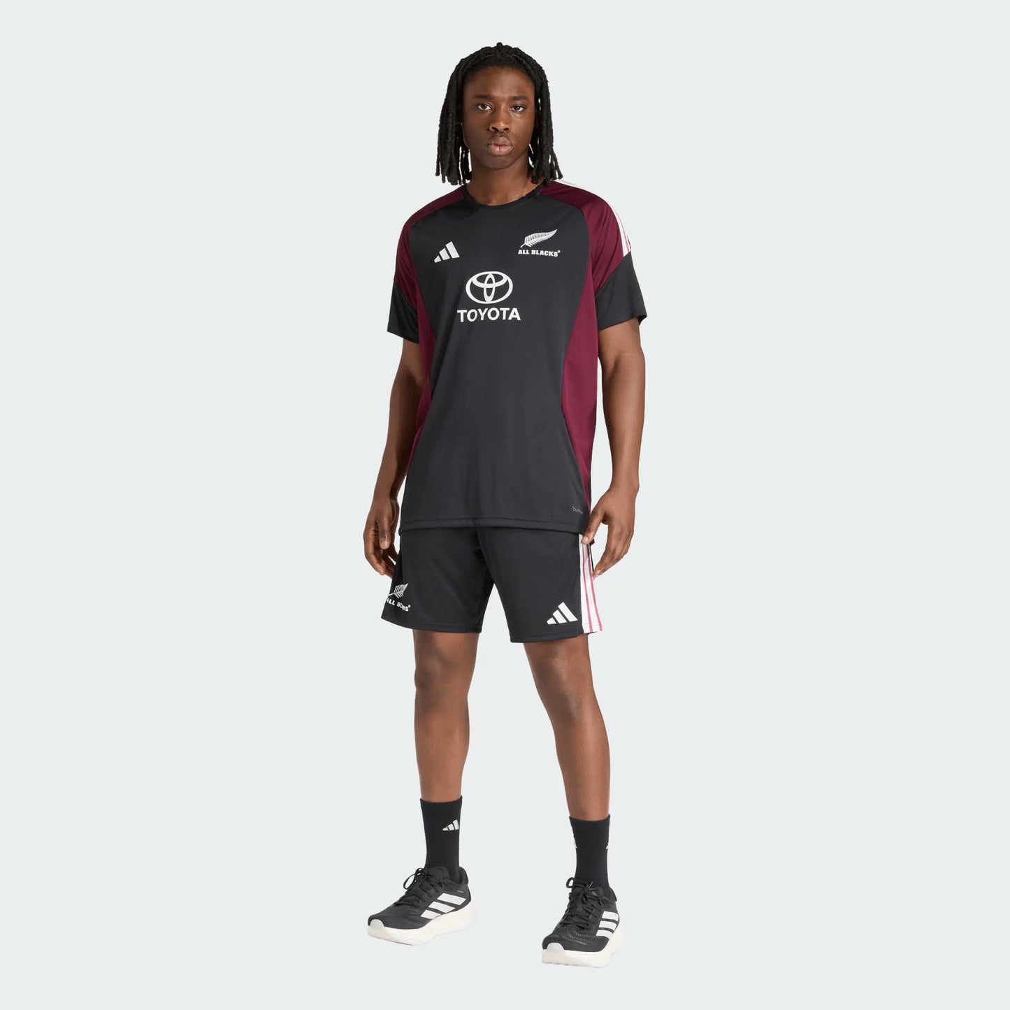 AA-F32 (Adidas all blacks performance tee all black/maroon) 52693638