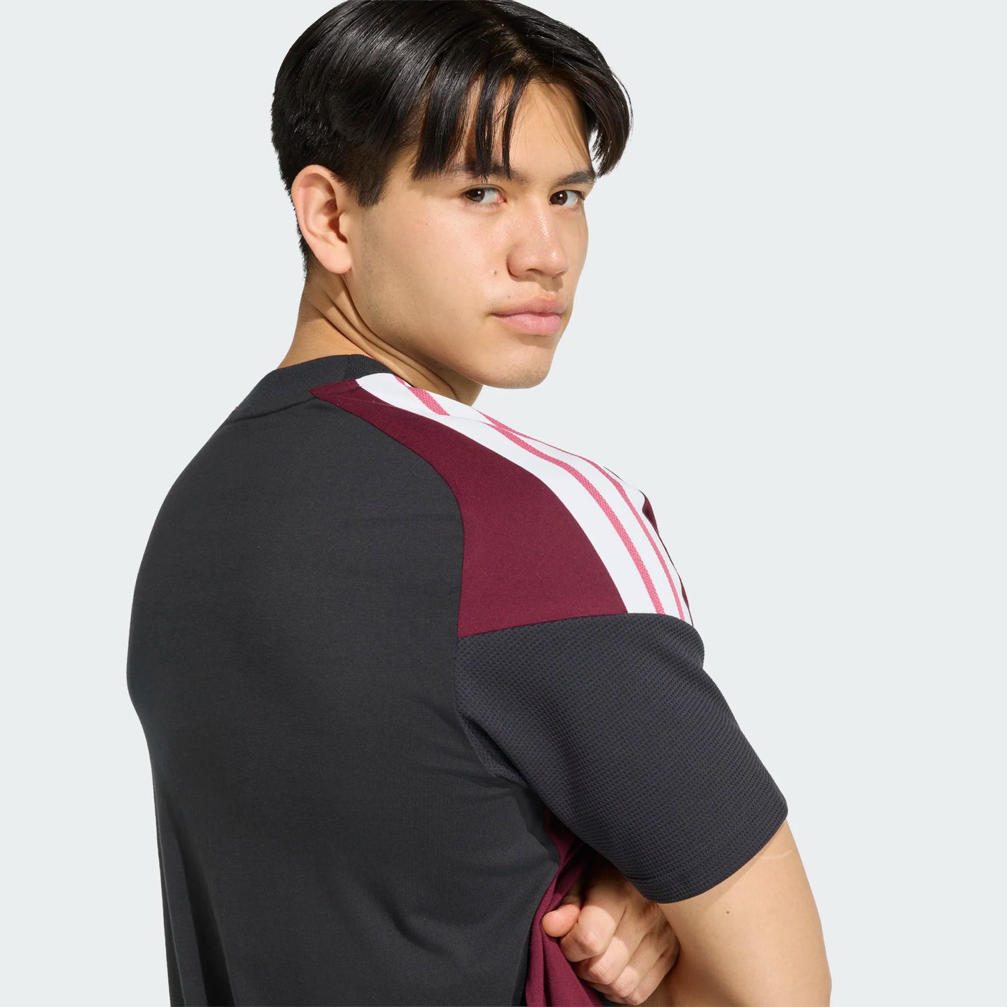 AA-G32 (Adidas all blacks cotton t-shirt all black/maroon) 52692956