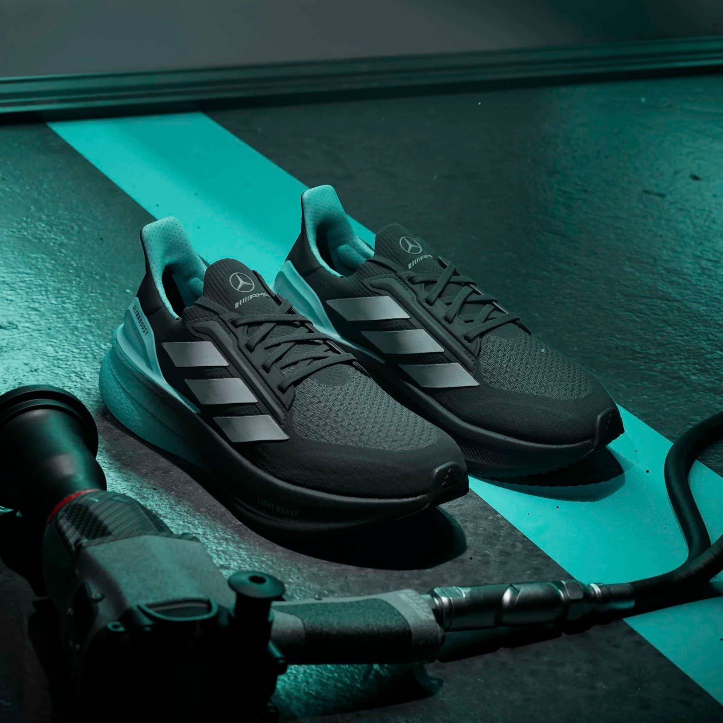 A-P72 (Adidas ultraboost 5 x mercedes amg petronas F1 team shoes black/metallic silver/semi mint rush) 226915867