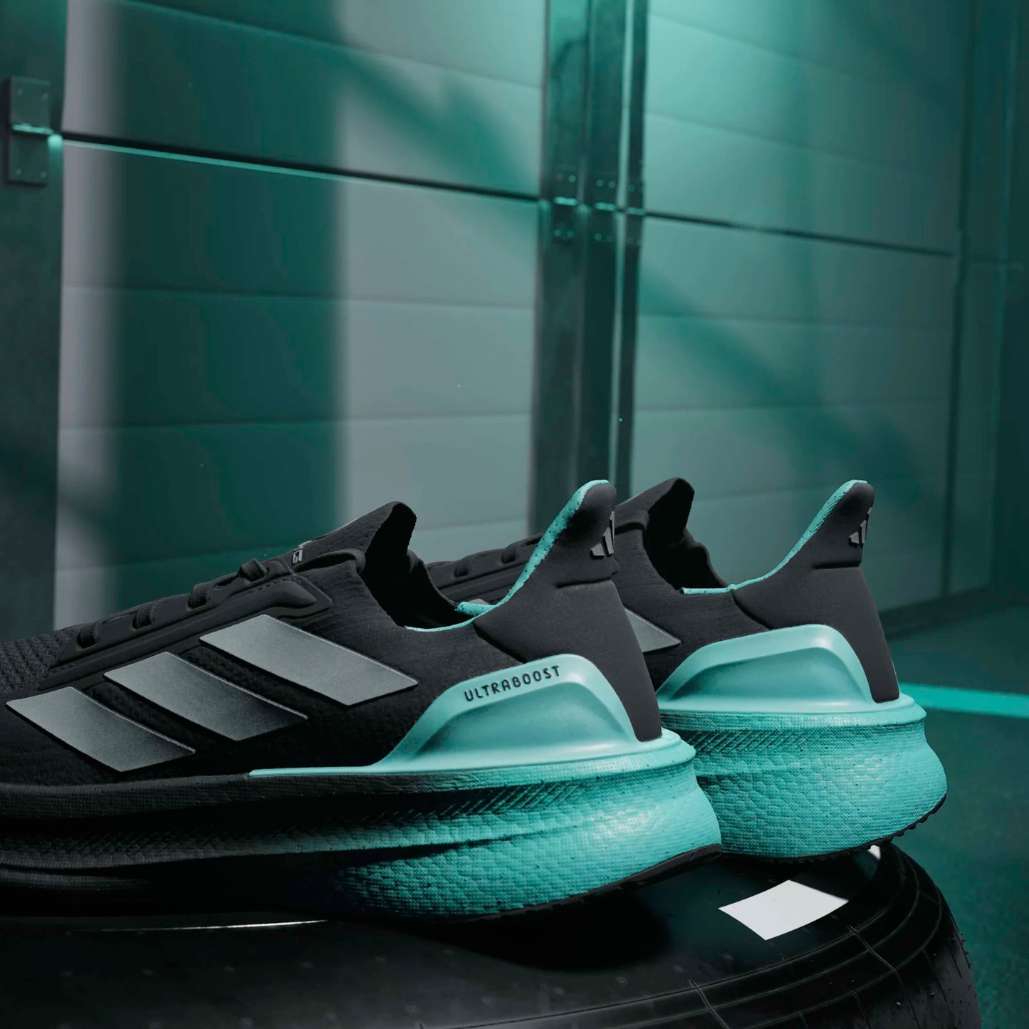 A-P72 (Adidas ultraboost 5 x mercedes amg petronas F1 team shoes black/metallic silver/semi mint rush) 226915867