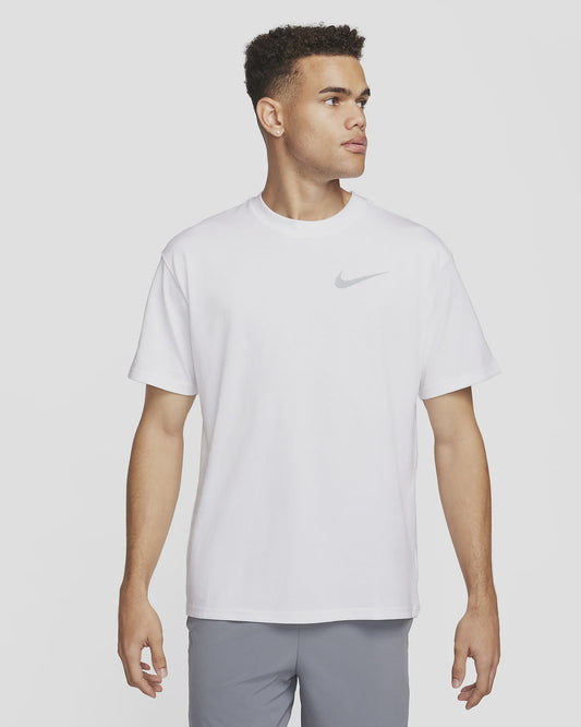 NA-R46 (Nike mens max 90 basketball t-shirt white/metallic silver) 22592700