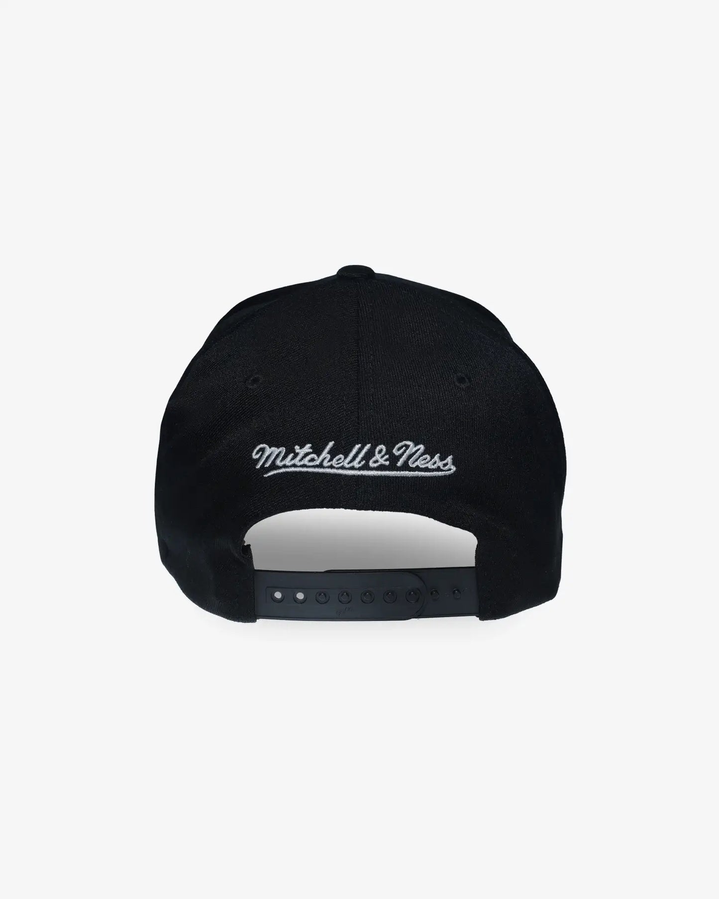 MNA-M46 (Mitchell & ness black & white milwaukee bucks flex fit snapback black osfm) 92592391