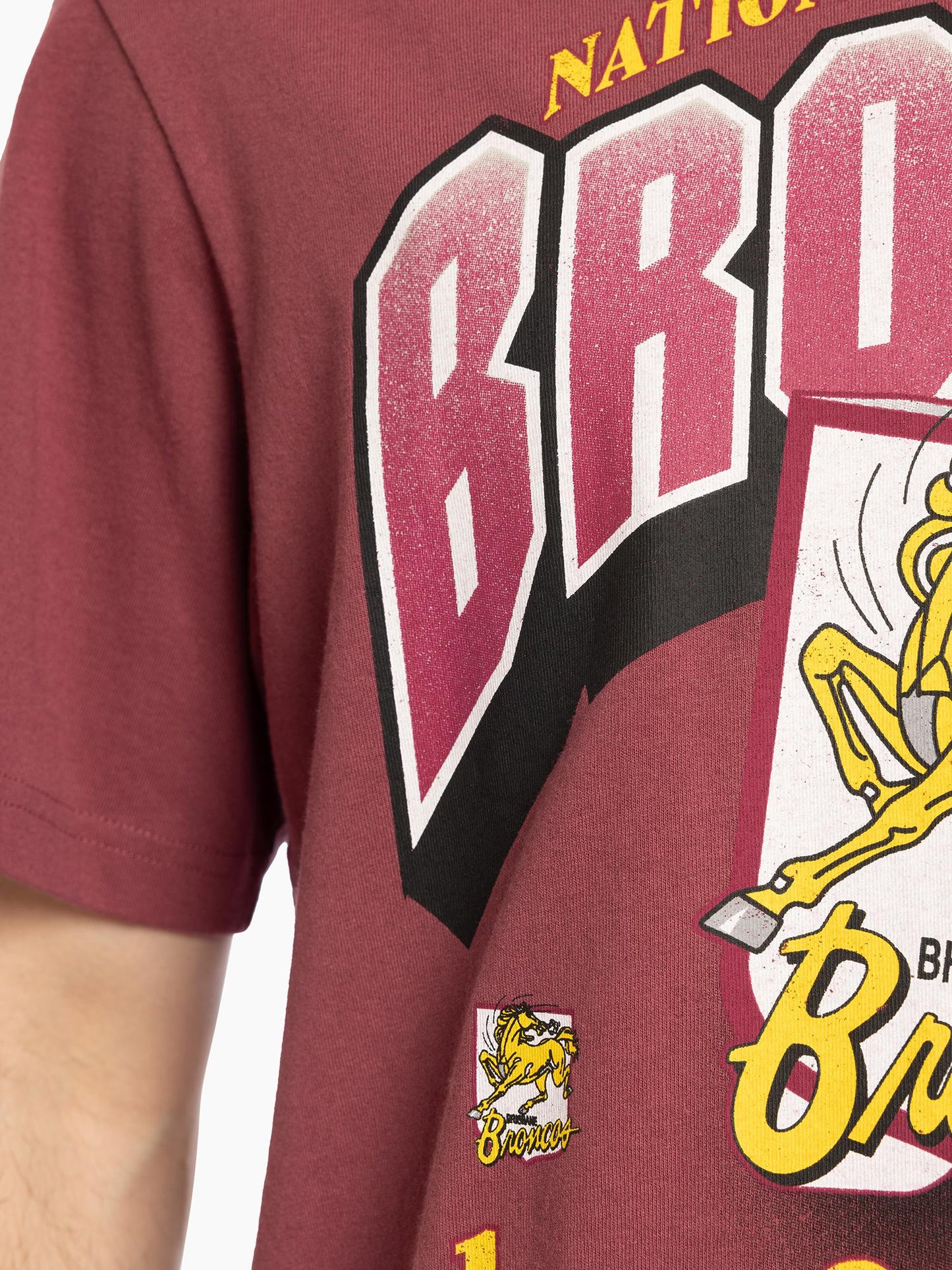 MNA-S38 (Mitchell & ness bevel crest tee brisbane broncos maroon) 102493043