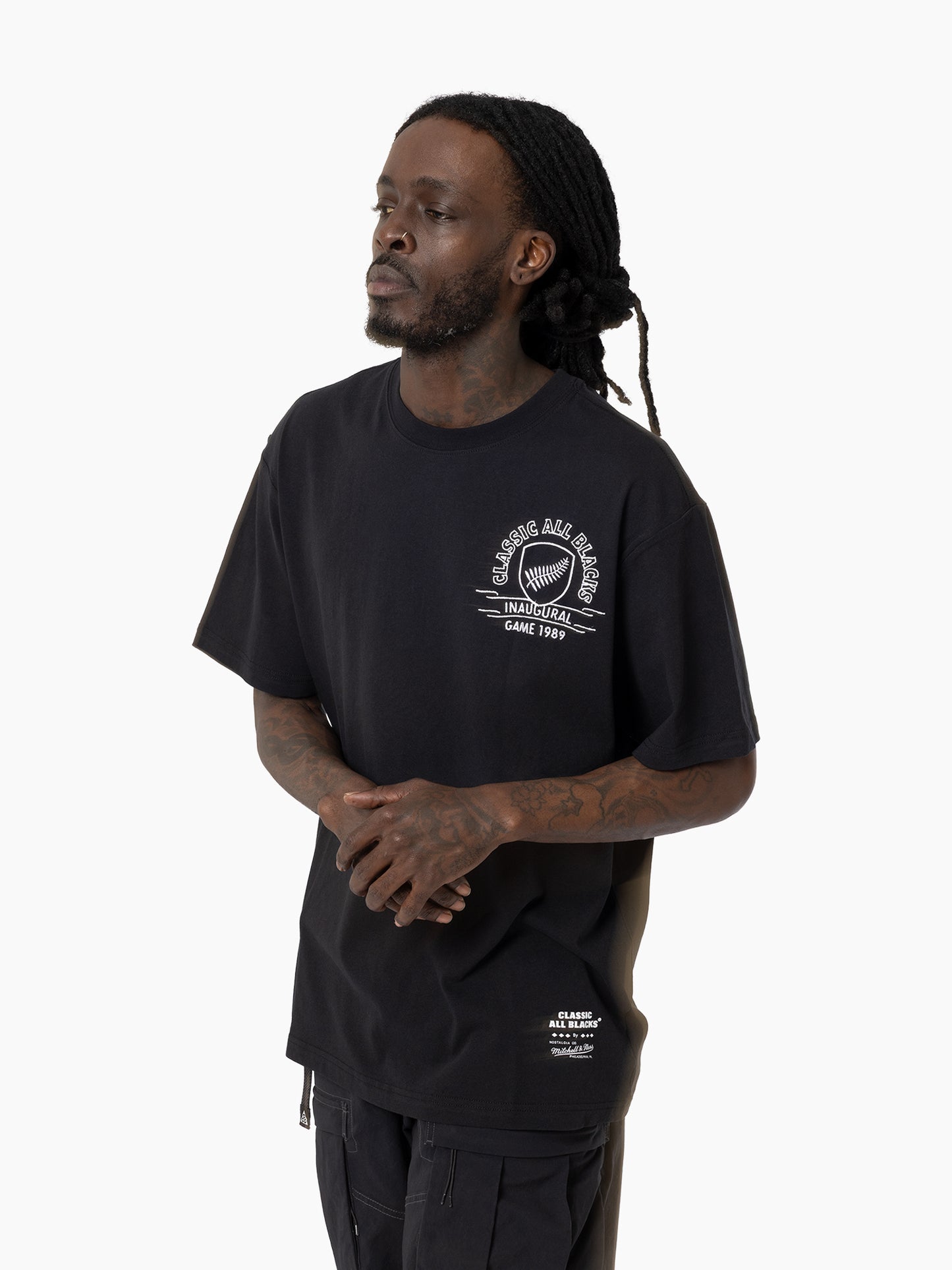 MNA-U45 (Mitchell & ness classic silver fern tee solid dyed black) 92592391