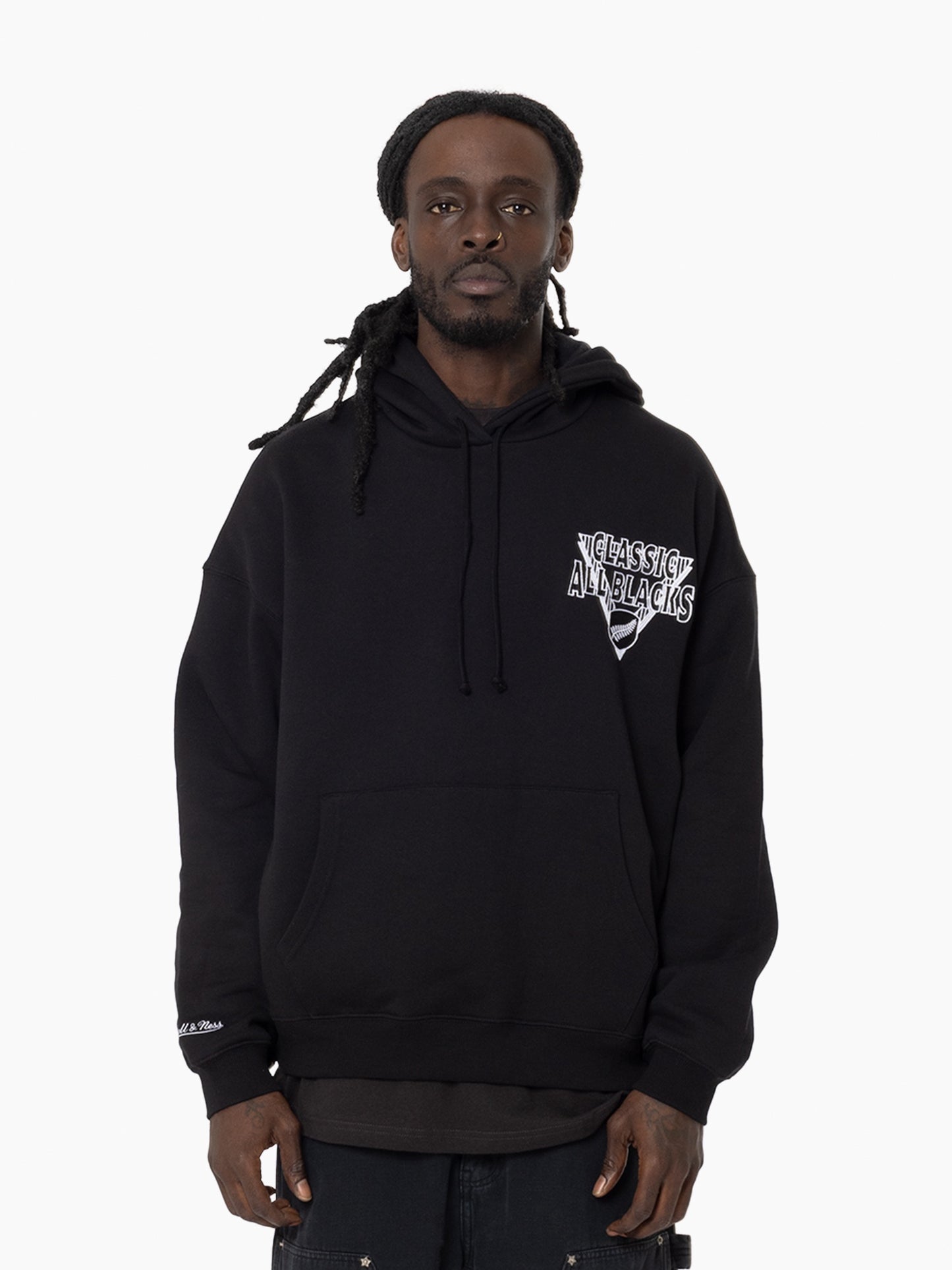 MNA-V45 (Mitchell & ness classic silver fern hoodie solid dyed black) 92595217